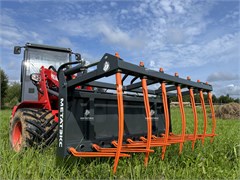 Захват для сена на универсальный погрузчик Polar Badger 10700